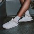 On THE ROGER Advantage: the versatile everyday sneaker - White | Dustrose