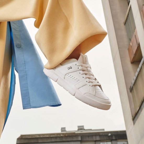 On THE ROGER Clubhouse: the expressive everyday sneaker - All | White - Click Image to Close