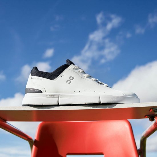 On THE ROGER Advantage: the versatile everyday sneaker - White | Midnight - Click Image to Close