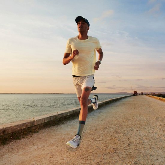 On New Cloudflow: The Lightweight Performance Running Shoe - Alloy | Magnet - Click Image to Close